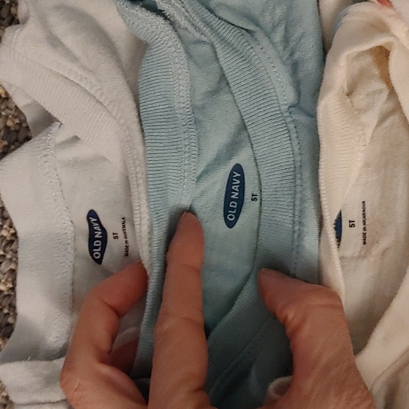 Boys Old Navy tee bundle 5T - Picture 5 of 5